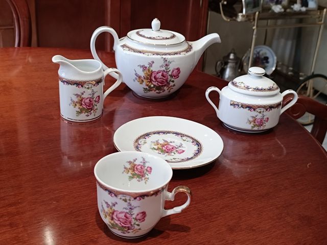 Juego café porcelana portuguesa.