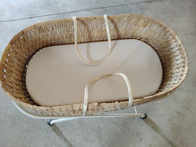 Capazo mimbre bebe vintage