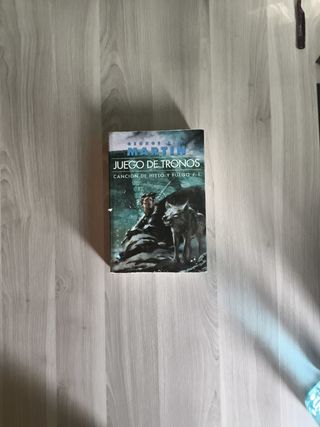 Juego de Tronos 1: Canción de Hielo y Fuego 