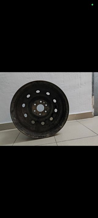Llanta acero IVECO 16" usada