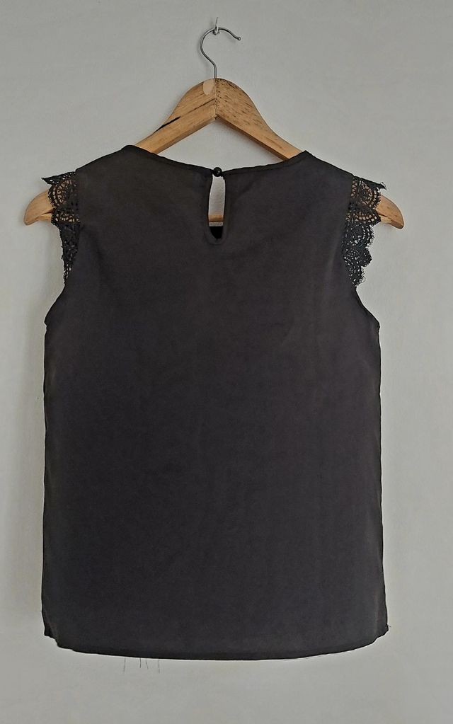Blusa negra SHEIN encaje