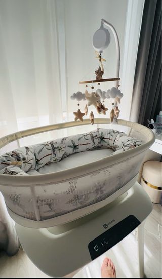 Cuna 4moms mamaRoo - Bebé