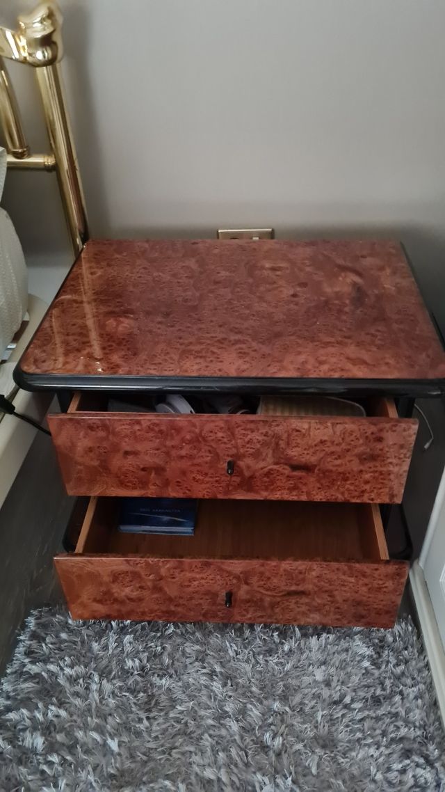 Comodini legno radica marroni