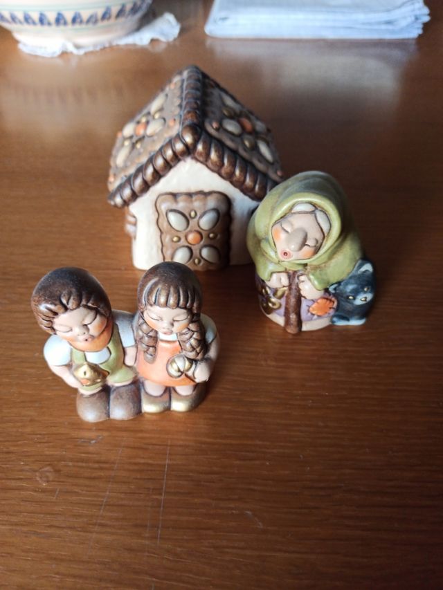 Thun Hansel e Gretel: casetta e personaggi