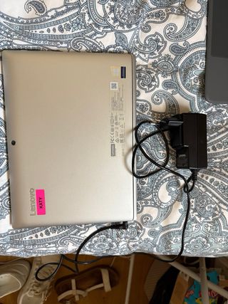 Portatil convertible en Tablet Lenovo plateada