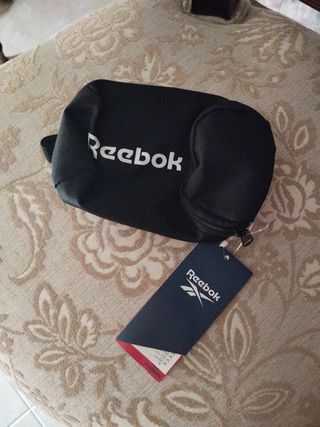 Bolsito Reebok negro - nuevo