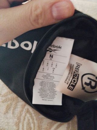 Bolsito Reebok negro - nuevo