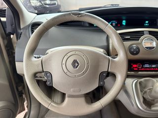 RENAULT SCÉNIC 1.6 i 111CV