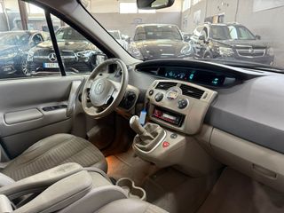 RENAULT SCÉNIC 1.6 i 111CV