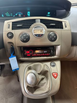 RENAULT SCÉNIC 1.6 i 111CV
