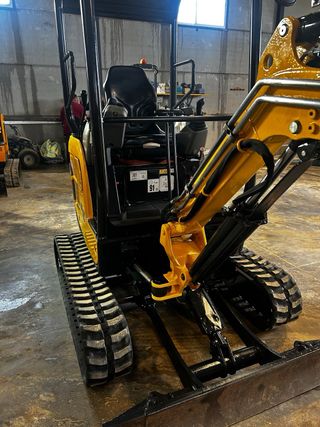 Miniexcavadora Yanmar SV18