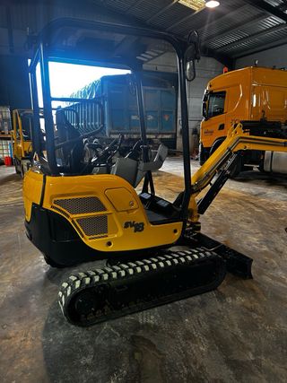 Miniexcavadora Yanmar SV18