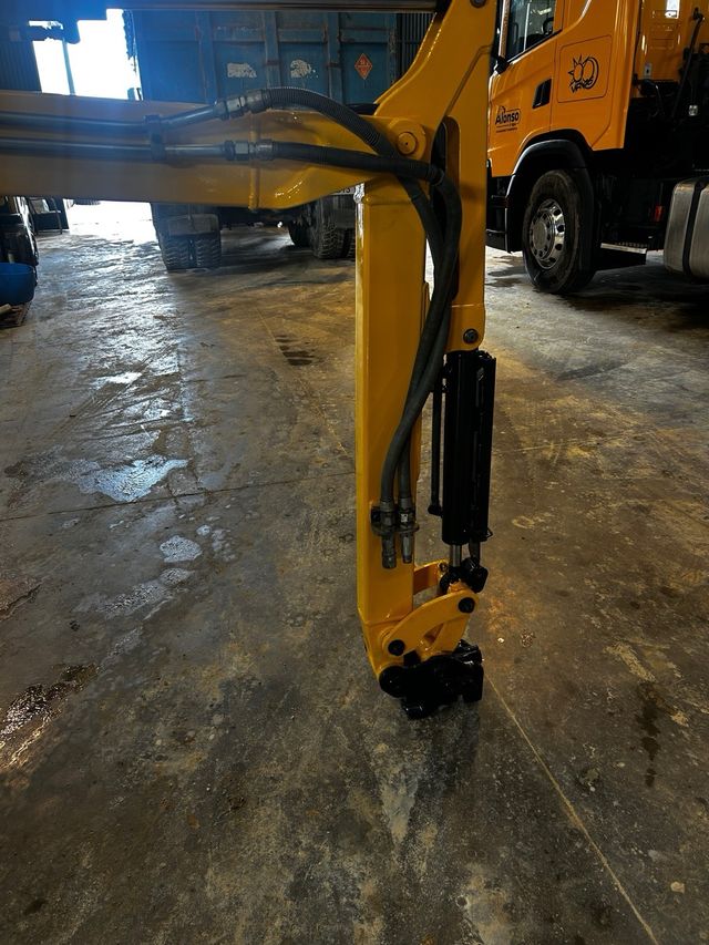 Miniexcavadora Yanmar SV18