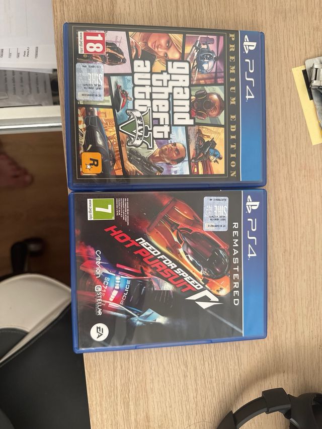 PlayStation 4 Slim 500GB + 10 Giochi Originali