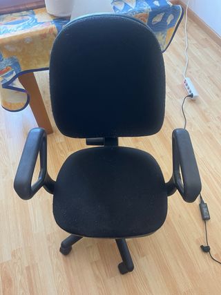 Silla escritorio giratoria negra
