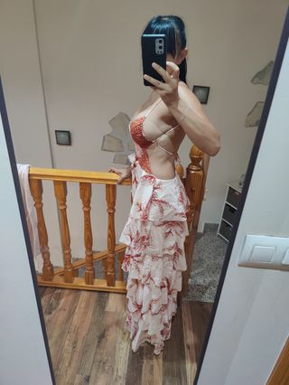 Vestido largo de volantes