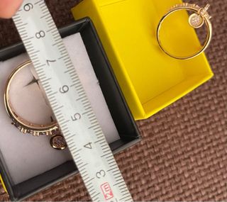 Varios anillos  talla grande ,diferentes modelos .