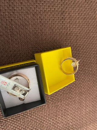 Varios anillos  talla grande ,diferentes modelos .