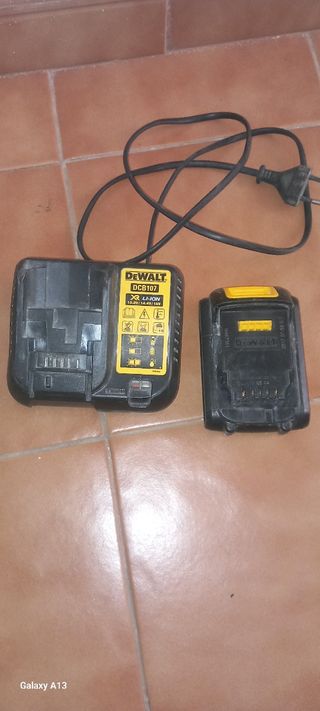 Cargador y Batería Dewalt