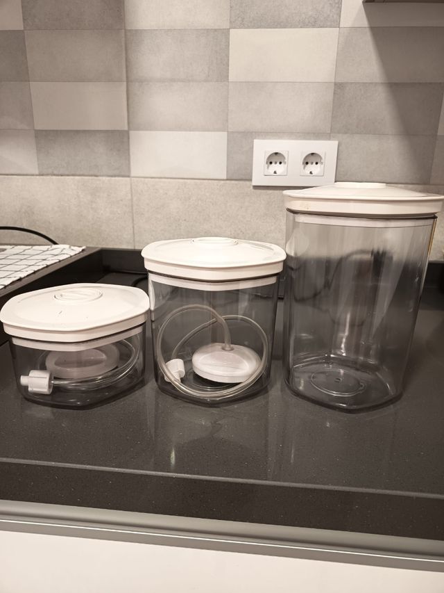 Botes de envasado al vacio.