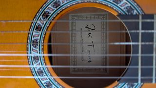 Pack guitarra clásica + métodos + afinador