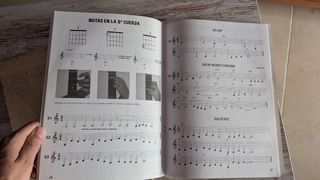 Pack guitarra clásica + métodos + afinador