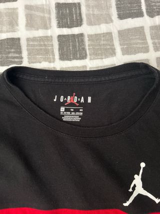 Camiseta Jordan talla 13-15 Negra y Roja