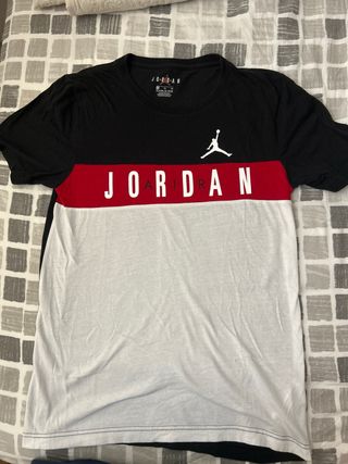 Camiseta Jordan talla 13-15 Negra y Roja