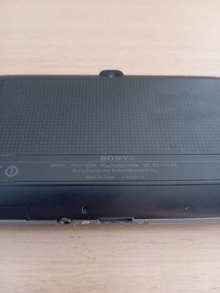 PS Vita (OLED) negra + FIFA + Cartas AR