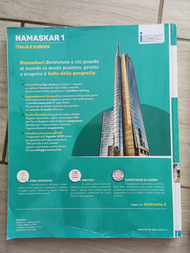 Namaskar 1, 2, 3 e 2030 per la scuola media