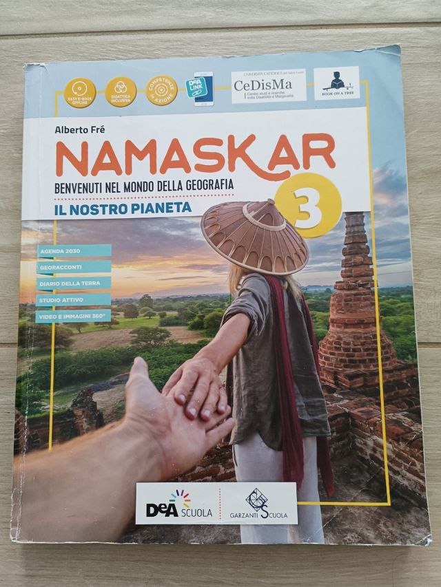 Namaskar 1, 2, 3 e 2030 per la scuola media