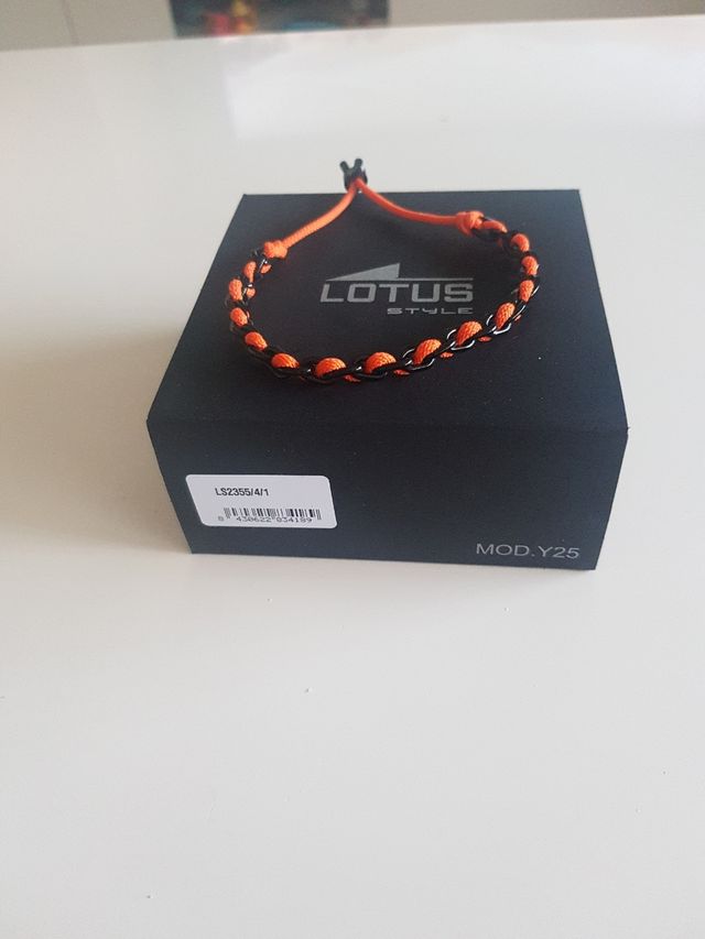 Pulsera Lotus Style negra y naranja