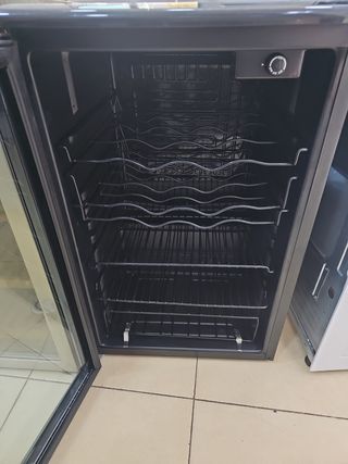 Nevera enfriadora de vinos Eurowave