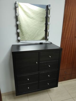 Espejo tocador con mueble negro