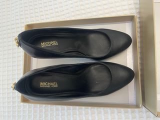 Salones Michael Kors negros