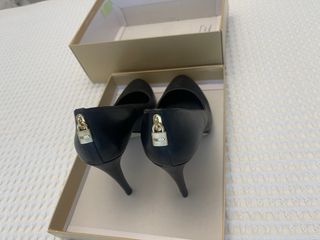 Salones Michael Kors negros