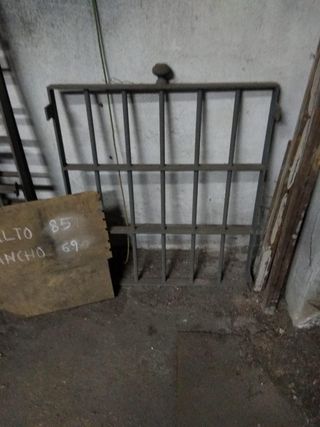 Reja metálica 85x69cm