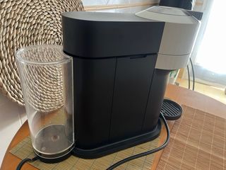 Cafetera Nespresso Vertuo - Delonghi