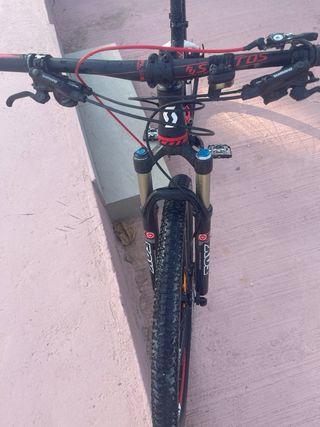 Bicicleta montaña carbono en muy buen estado 