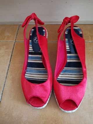 Sandalias mujer rojas cuña