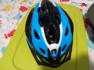 Casco bici niño azul-negro