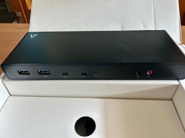Base VSEVEN USB-C Docking Station
