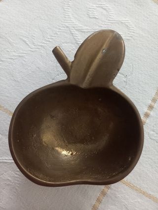 Adornos metálicos dorados