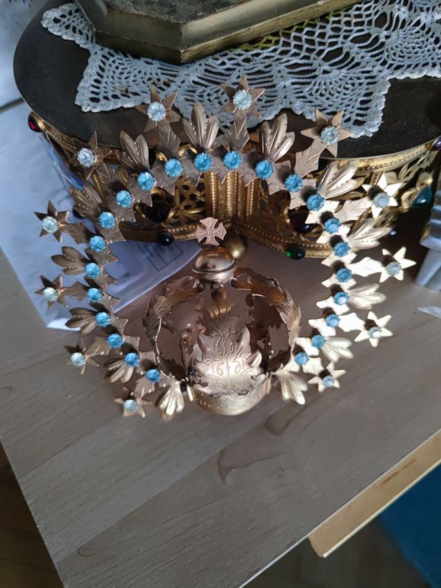 Corona Virgen: Oro, Plata, Azul