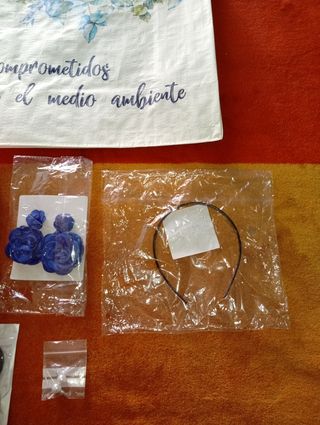 Secador, pendientes, diadema....5€ todo el lote.