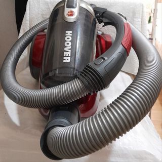 Aspiradora Hoover Reactiv roja