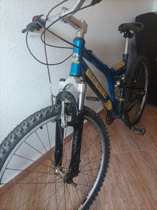 Bicicleta montaña 26" Ligera
