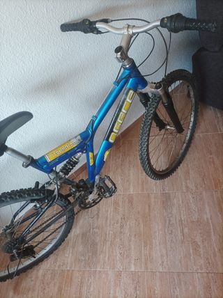 Bicicleta montaña 26" Ligera
