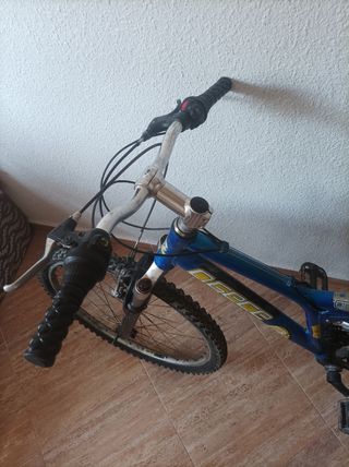 Bicicleta montaña 26" Ligera