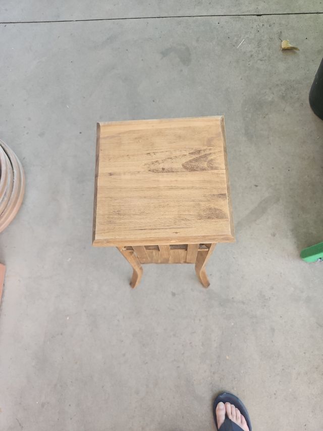 Mesita alta madera - marrón